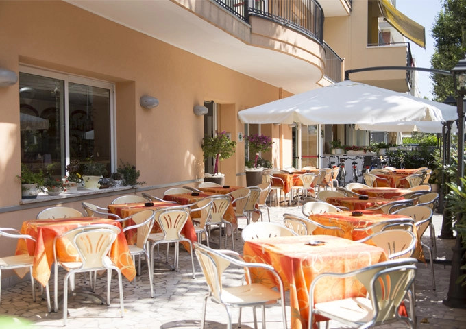 media.Gallery-Esterno-02-Hotel-Silvia-Misano